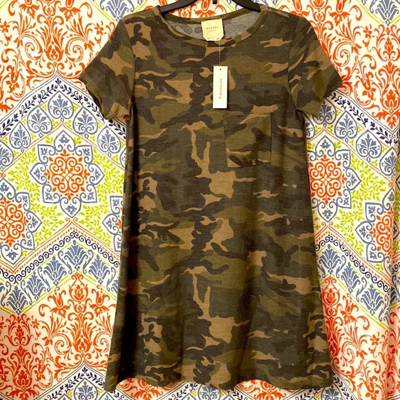 NWT Francesca’s Harper Heritage Camo T- Shirt Dress - Picture 1 of 5
